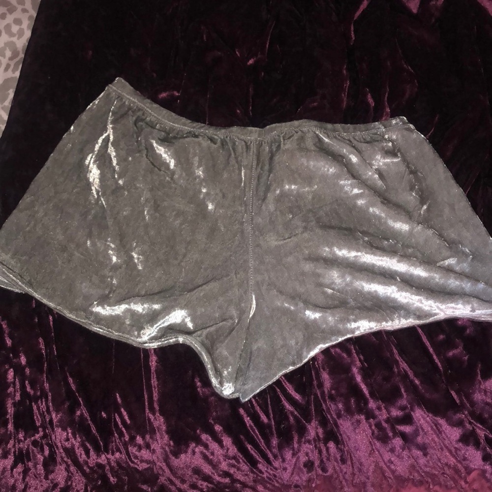 Crushed velvet shorts (2 pack)